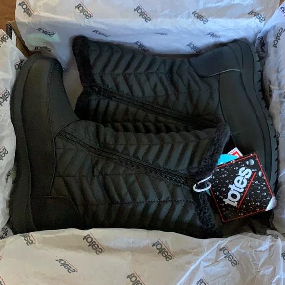 totes Shoes - Totes JODIWBLACK Boots